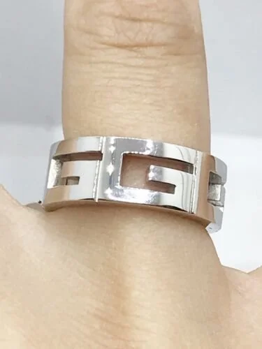 NWT Gucci 18KWG G Logo Band Ring Size 5.75 — DeWitt's